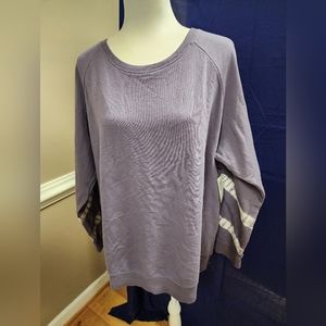 Torrid 2 purple Sweatshirt nwt 0255